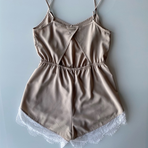 Cute feminine boho romper - Picture 3 of 6